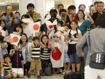 Szerencsemedállal ajándékozták meg a japán olimpikonokat a cunamikárosult gyerekek