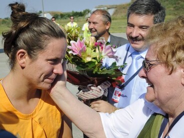 Hazaérkezett Debrecenbe az olimpiai bajnok Risztov Éva