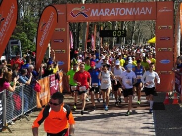 Maratonman 2013 –Több százan húztak futócipőt a Balaton partján