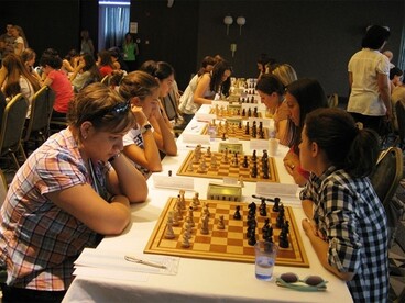 Hoang nyert, Papp kikapott a női sakk Eb-n