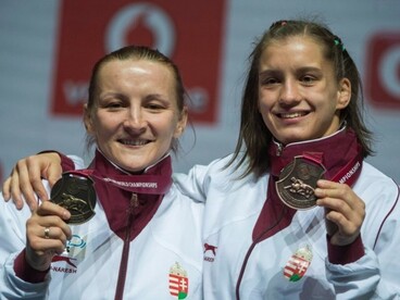 Sastin Mariann a női birkózás első magyar világbajnoka, Barka Emese bronzérmes