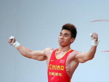 Két világcsúccsal tért vissza a kínai olimpiai bajnok