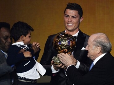 Cristiano Ronaldo másodszor aranylabdás, Ibrahimovic nyerte a Puskás Ferenc-díjat