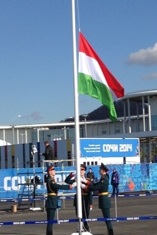Szocsi 2014: Felvonták a magyar zászlót az Olimpiai Faluban