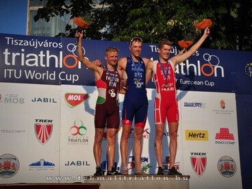 Négy triatlonistánk olimpiai kvalifikációs helyen a ranglistán