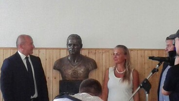 Grosics Gyula emlékére avattak szobrot Újbudán