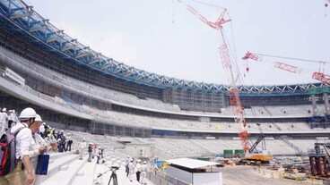 Jól halad a központi stadion építése Tokióban