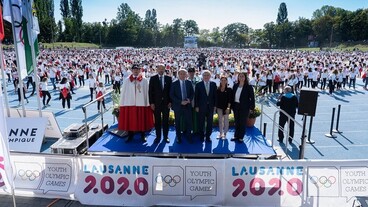 Svájcban a NOB elnöke is fogadta az ifjúsági olimpia lángját