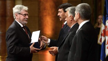 Széchenyi-díjat kapott a Magyar Olimpiai Akadémia alelnöke és az orvosbizottság tagja is