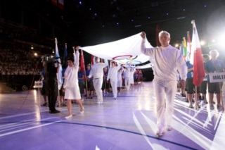 megérkezik az olimpia zászlaja
