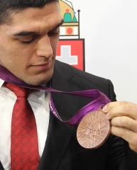 Hatos Gábor átvette az olimpiai bronzérmét Győrben