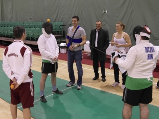 Cél a narancsot leszórni az áldozat fejéről - Borkai Zsolt és a többiek szurkolnak a sikeres manőverhez