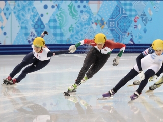 A brit Elise Christie, Keszler Andrea, az orosz Sofia Prosvirnova