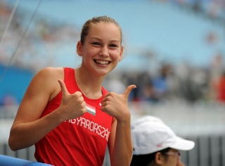 Bajnok Eszter
