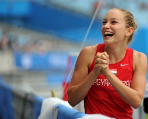 Bajnok Eszter