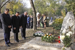 Szabó Bence, Borkai Zsolt, Schmitt Pál dr. Csanádi Árpád sírjánál