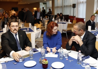 dr. Leyrer Richárd, a MOB alelnöke, dr. Sipos Gertrúd, MOB elnöki tanácsadó, dr. Tóth Miklós, a MOB alelnöke