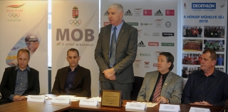 A hónap műhelye 2014. novemberi díjkiosztója:  a győztes Szőlőskert Nagyréde SC ökölvívó-szakosztálya