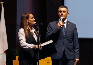A gála két műsorvezetője: Csisztu Zsuzsa és Siklós Erik