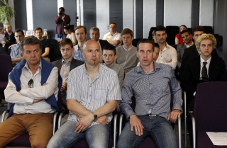 A székesfehérvári jégkorongozók, balra Kercsó Árpád