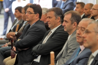 A MOB részéről részt vett Fábián László sportigazgató, mellette Merkely Béla szívspecialista és Szekeres Pál