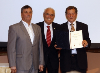 dr. Magyar Zoltán, dr. Kamuti Jenő és Vigh László torna mesteredző „Fair Play életmű”-kategória, Diploma    