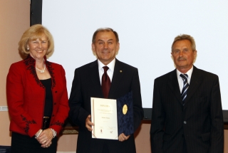 Makray Katalin olimpiai ezüstérmes tornász, Molnár Zoltán,sportvezető, szakedző „A sport szolgálatában