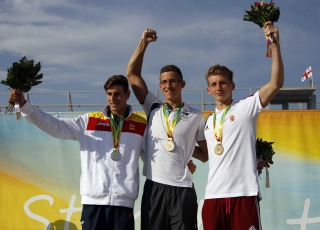 Márton Richárd úszó a dobogón