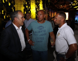 Storcz Botond olimpiai bajnok kajakos (középen), Kovács Kokó István olimpiai bajnok ökölvívó (jobbra)