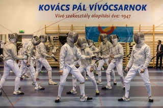  Edzésben a Vasas vívóutánpótlása