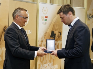 Matuz Krisztián, a Sport TV kommentátora, Nívódíjas