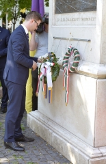 Böröcz László, Belváros-Lipótváros alpolgármestere koszorúz