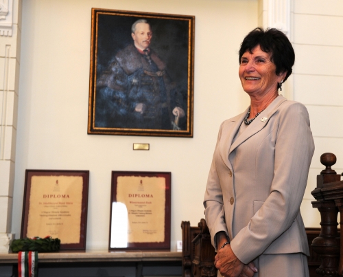 Dr. Jakabházyné Mező Mária mintegy negyed évszázadig látta el a MOA főtitkári feladatait
