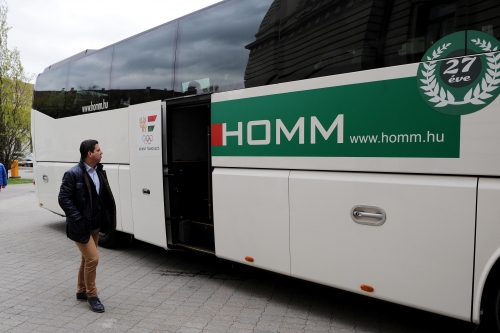 A HOMM szállította az egyes helyszínekre a szövetségek képviselőit