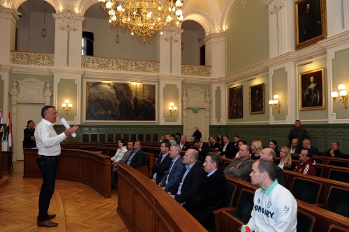 Borkai Zsolt röviden ismertette a városban folyó EYOF -fal kapcsolatos beruházásokat