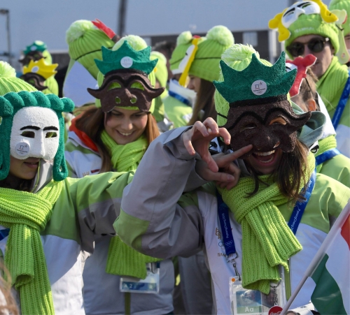 Ünnepélyes zászlófelvonás ünnepség a kangnungi olimpiai faluban és a Magyar Nagykövetség dolgozóinak látogatása (2018.02.08.)