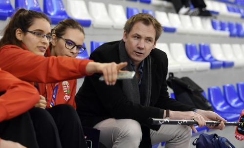 EOYF 2019 Szarajevo: Kulcsár Krisztián a MOB elnöke kilátogatott a magyar curling csapat edzésére