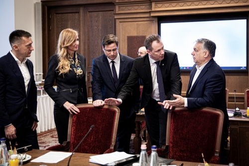 A MOB elnöke a február 26-ai kormányülésen adott tájékoztatást a tokiói felkészülésről (fotó: Miniszterelnöki Kabinetiroda/Fischer Zoltán)