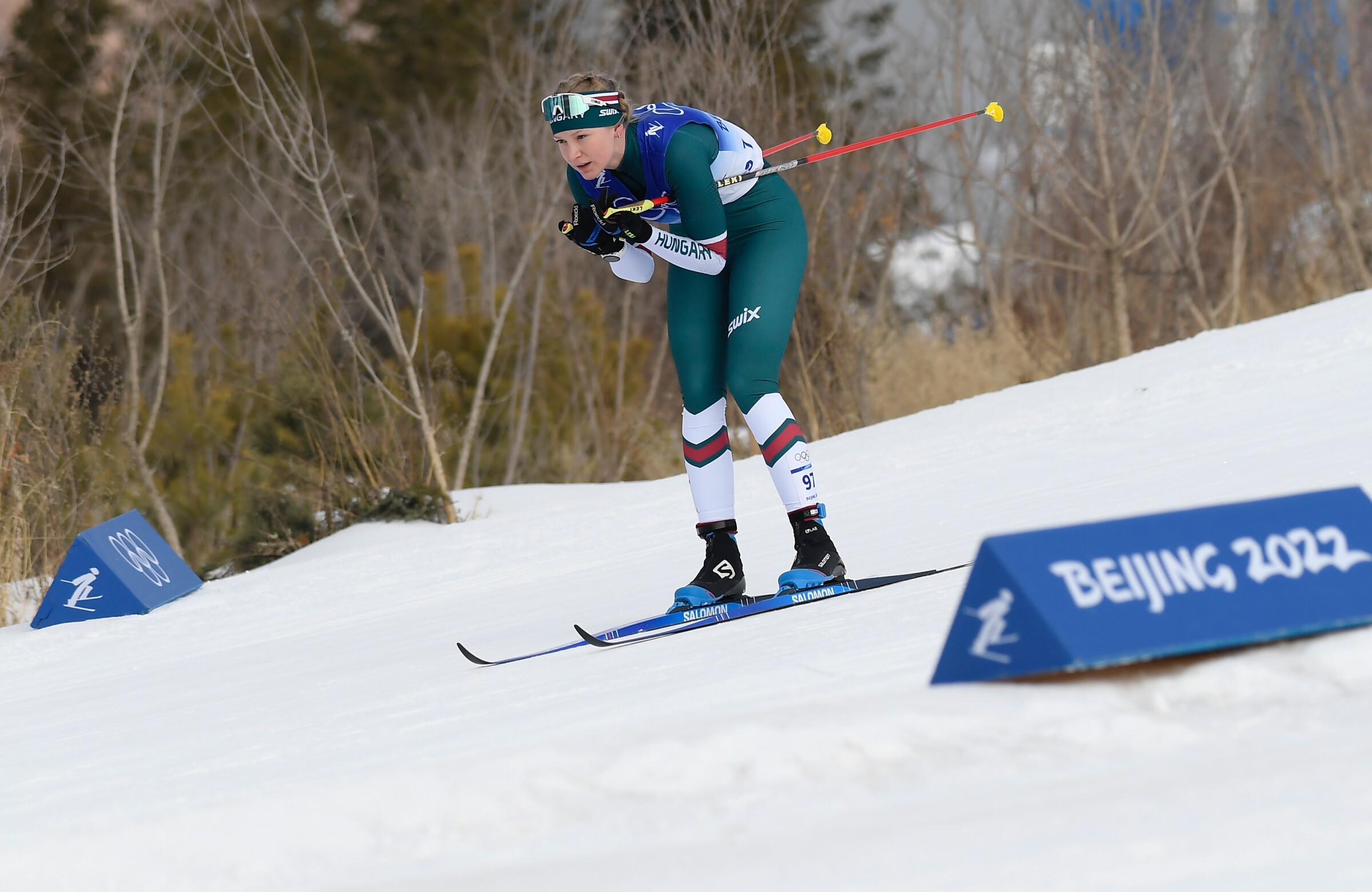 Pónya Sára sífutás és az erdélyi Lőrincz Timea (61) a 10km klasszikus stilusú versenyen