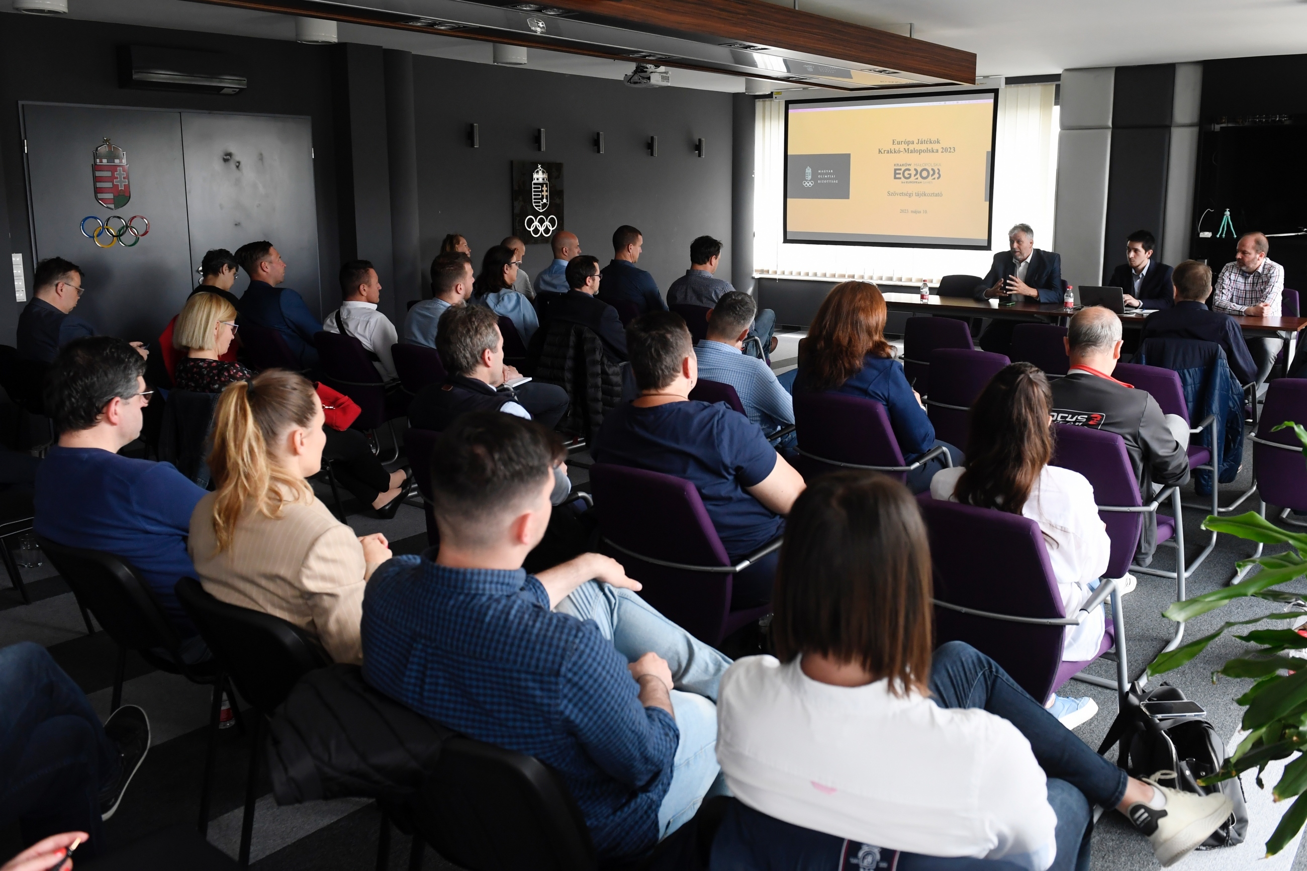 Az Európa Játékok szövetségi eligazítása a MOB székházában
