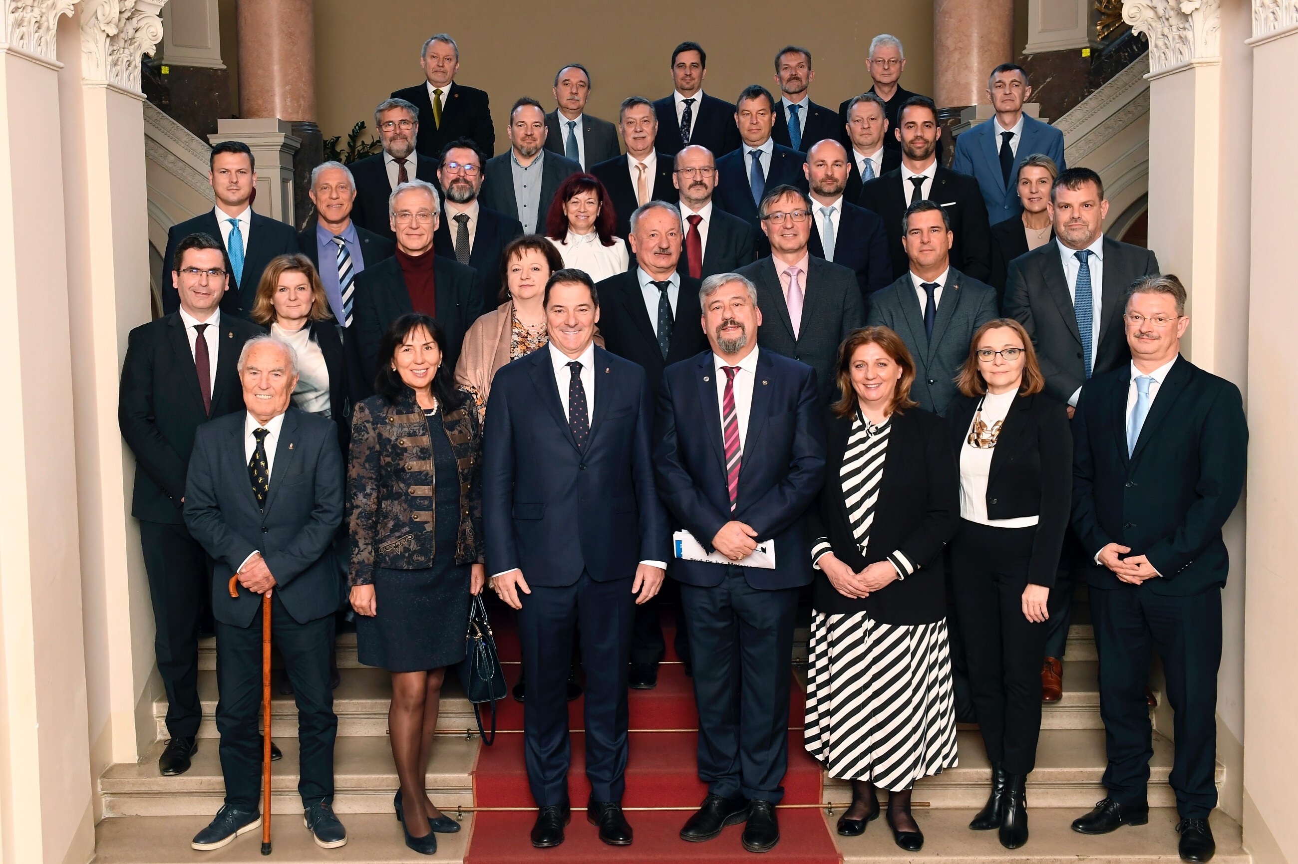 23 felsőoktatási intézmény lett a MOB Kettőskarrier-program partnere (2023.11.29.)