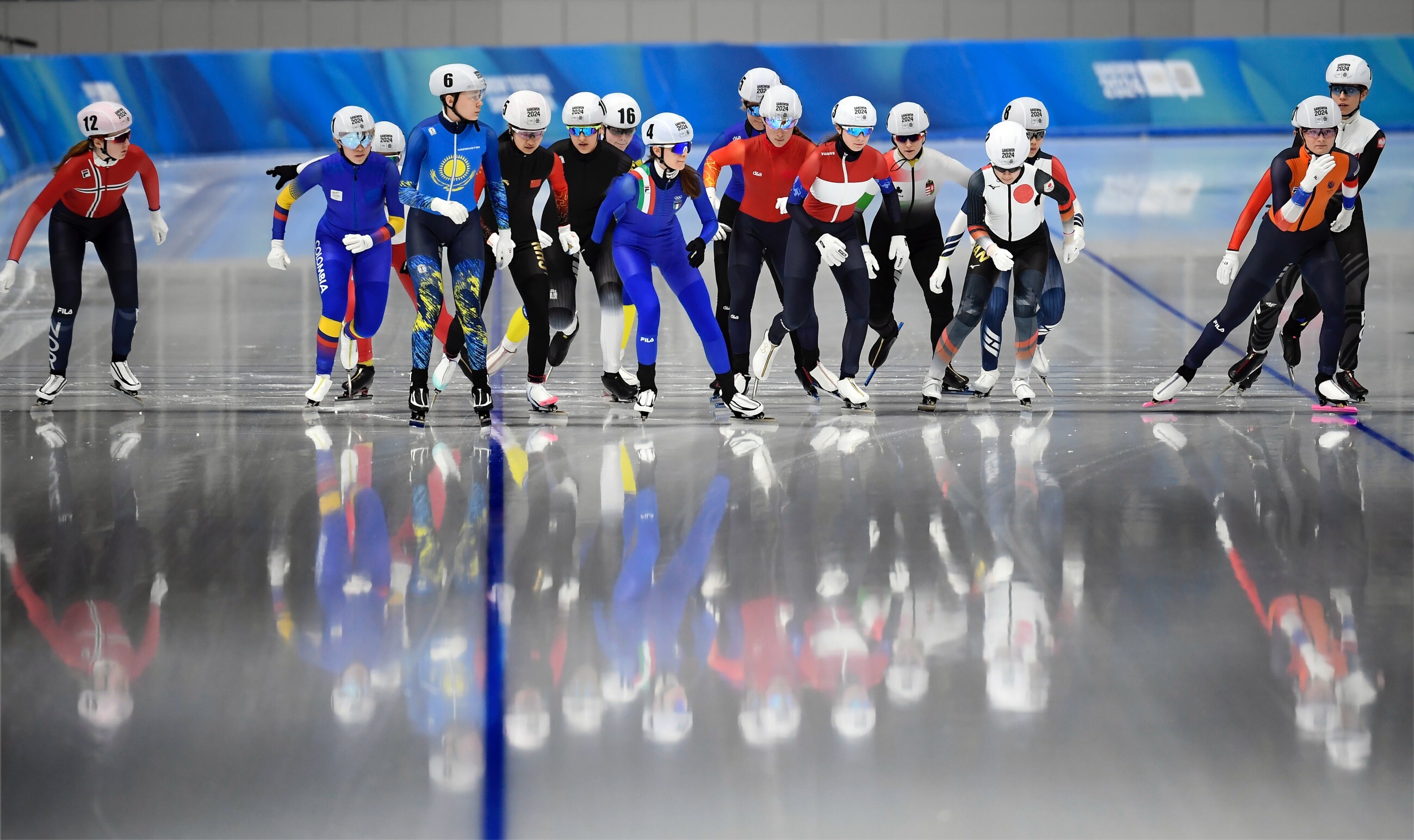 YOG2024 - lány gyorskorcsolya tömegrajtos versenyszám (2024.01.26.)