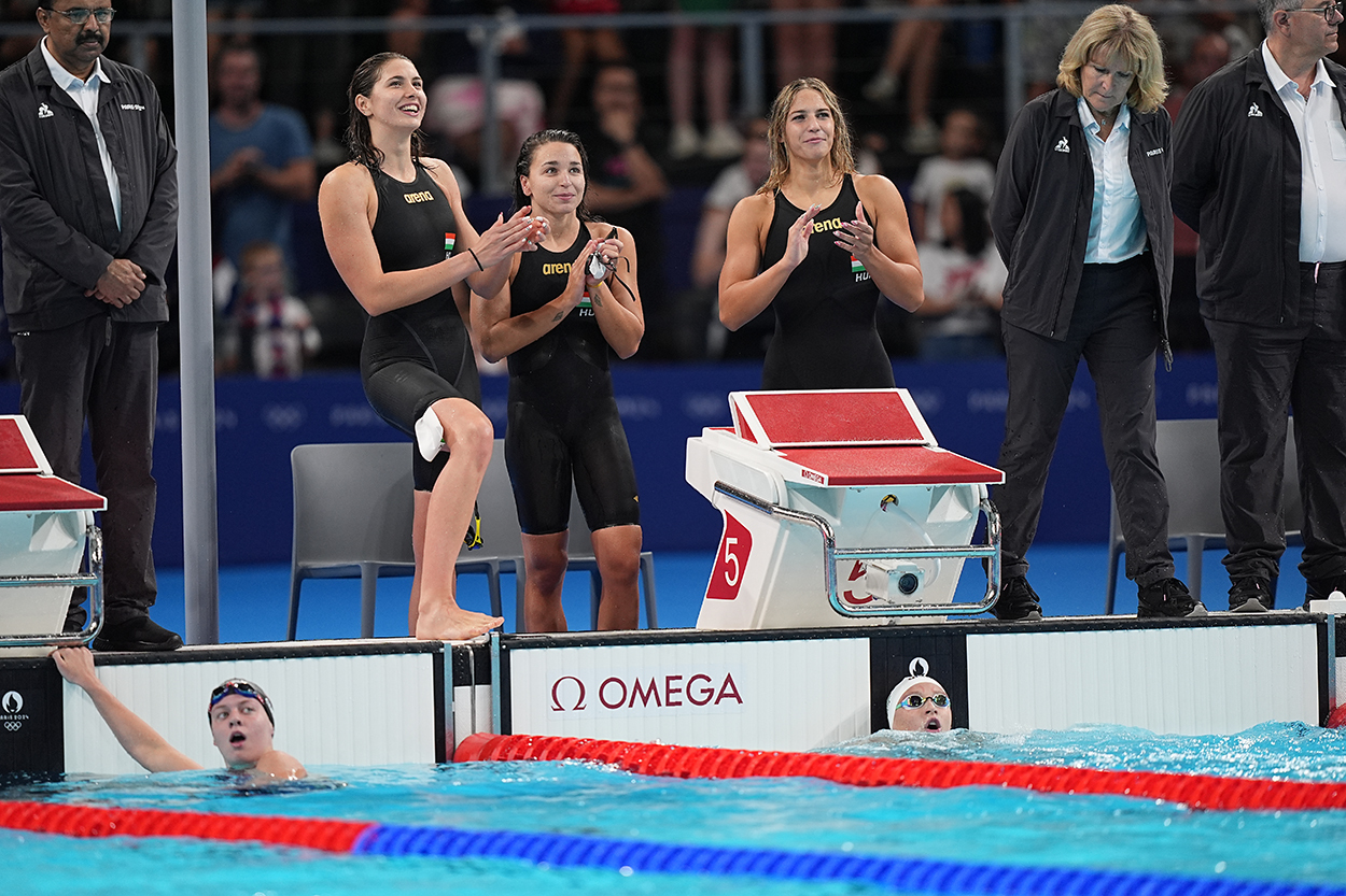 Fotókon a női 200 hát és a 4x200-as női gyorsváltó (2024.08.01.)