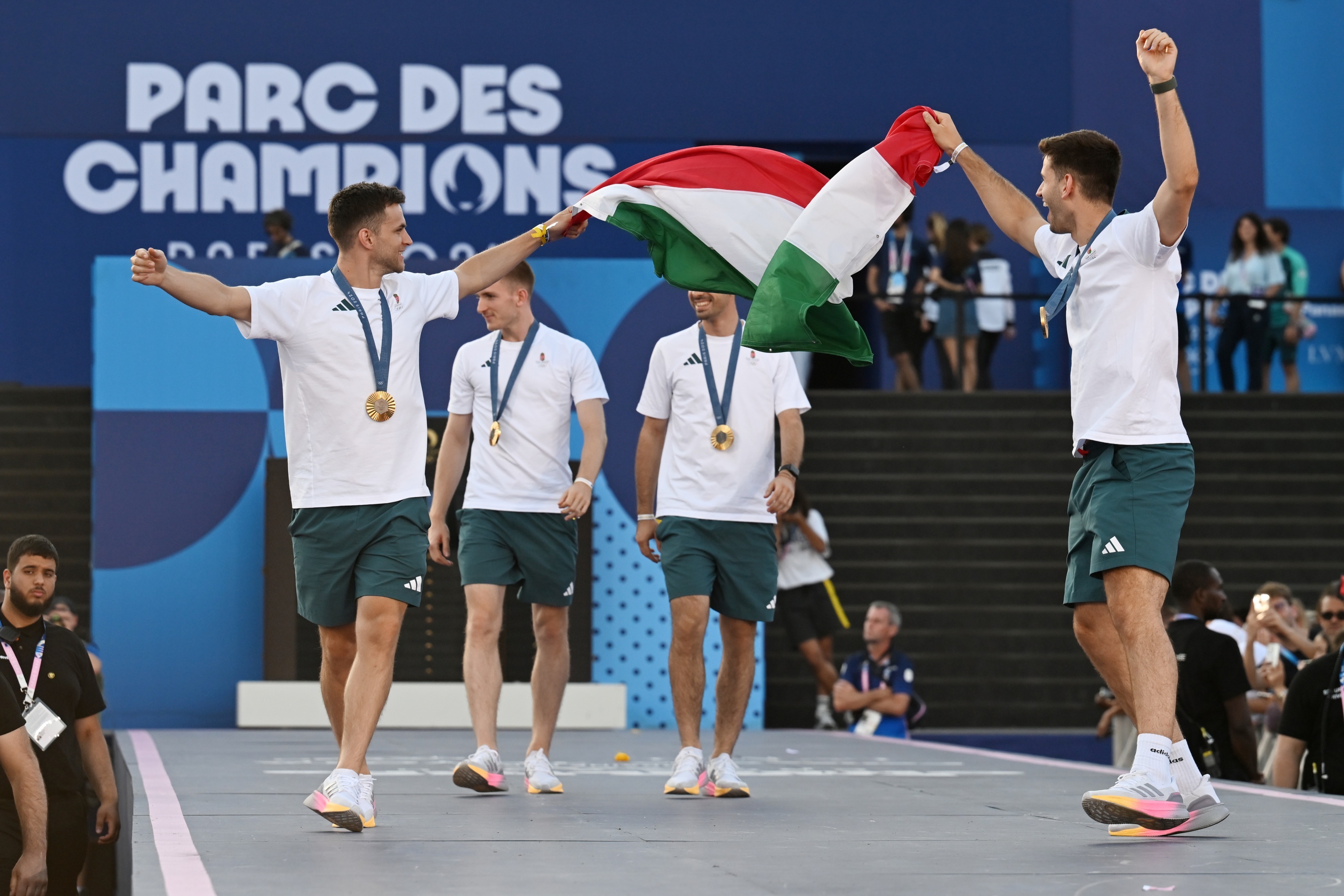 Bajnokok parkjában az olimpiai bajnok úszóink és párbajtőrözőink (2024.08.05.)