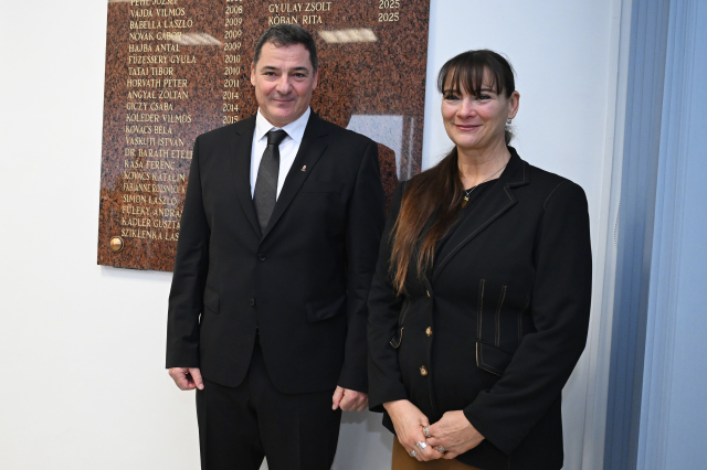 Arany Érdemérmet vett át Kőbán Rita és Gyulay Zsolt (2025.12.10.)