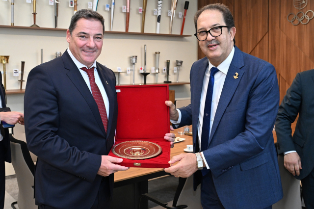 Algériai és ANOCA-delegáció a MOB-székházban (2025.10.13.)