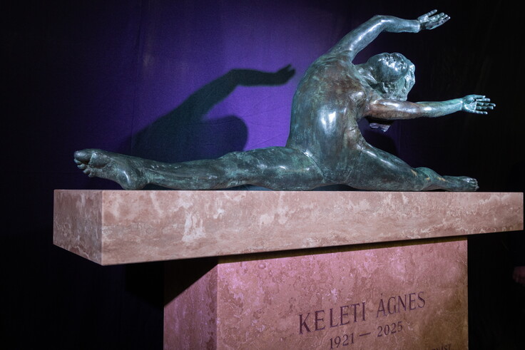 Felavatták Keleti Ágnes szobrát Budapest belvárosában