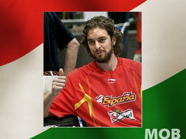 London 2012: Pau Gasol viheti a spanyol zászlót a megnyitón