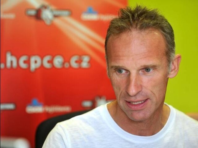 Dominik Hasek 47 évesen visszavonul