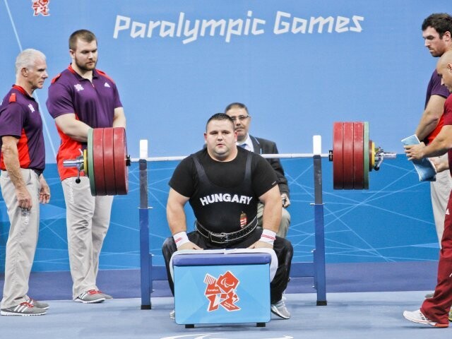 Atlétaként folytatja a háromszoros paralimpikon erőemelő